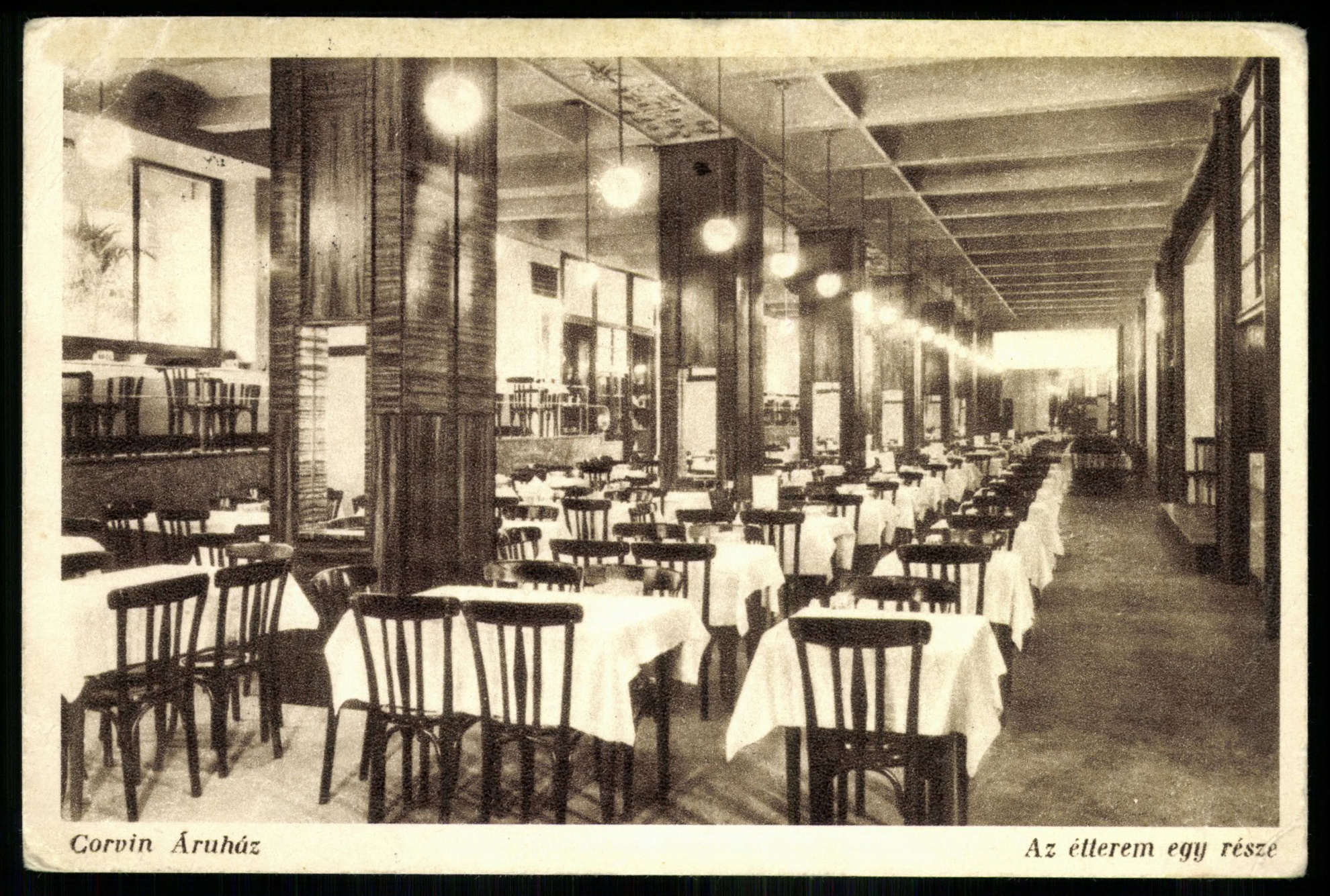 Corvin Áruház. Az étterem egy része (Magyar Kereskedelmi és Vendéglátóipari Múzeum CC BY-NC-ND)