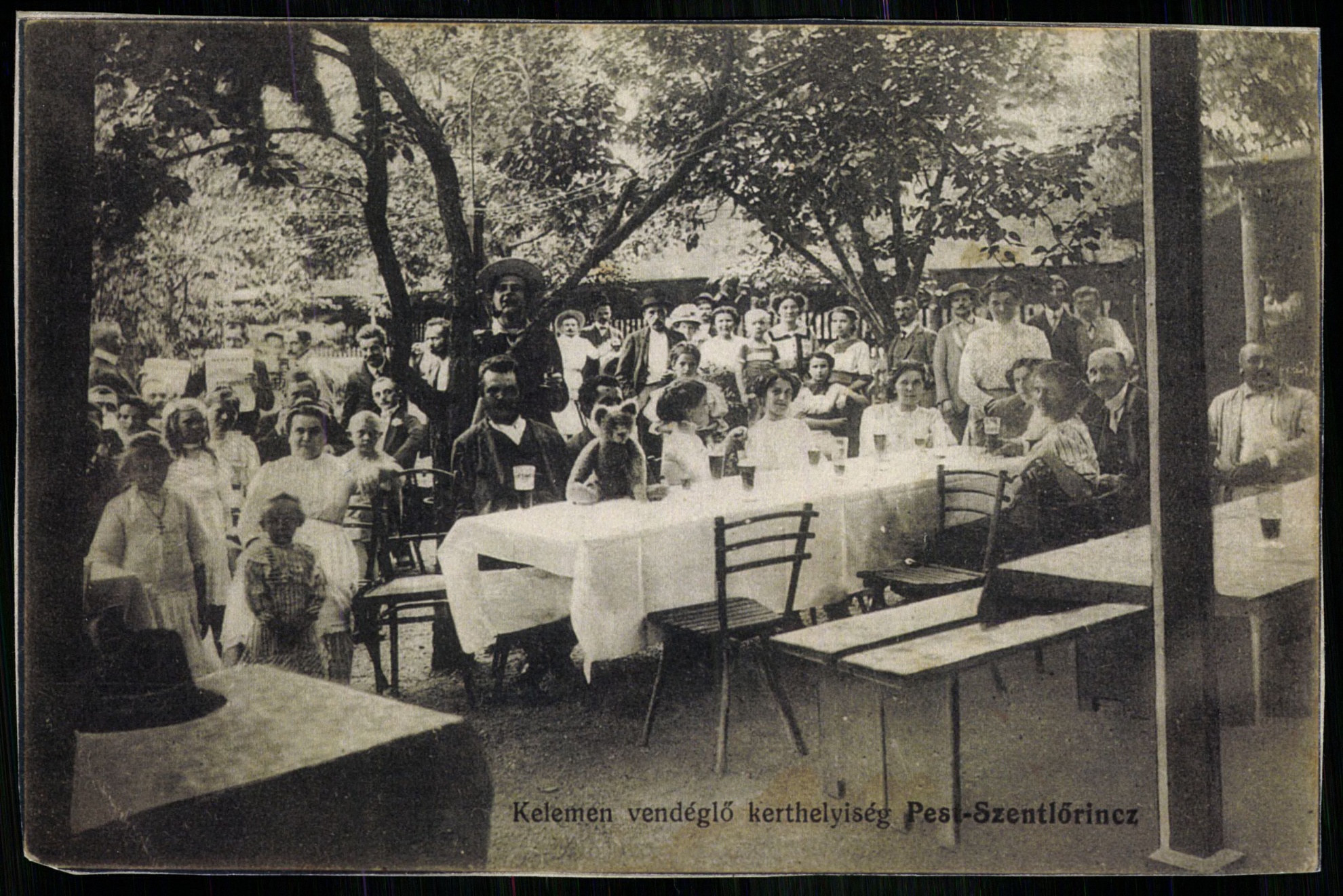 Kelemen vendéglő kerthelyisége Pestszentlőrincen (Magyar Kereskedelmi és Vendéglátóipari Múzeum CC BY-NC-ND)