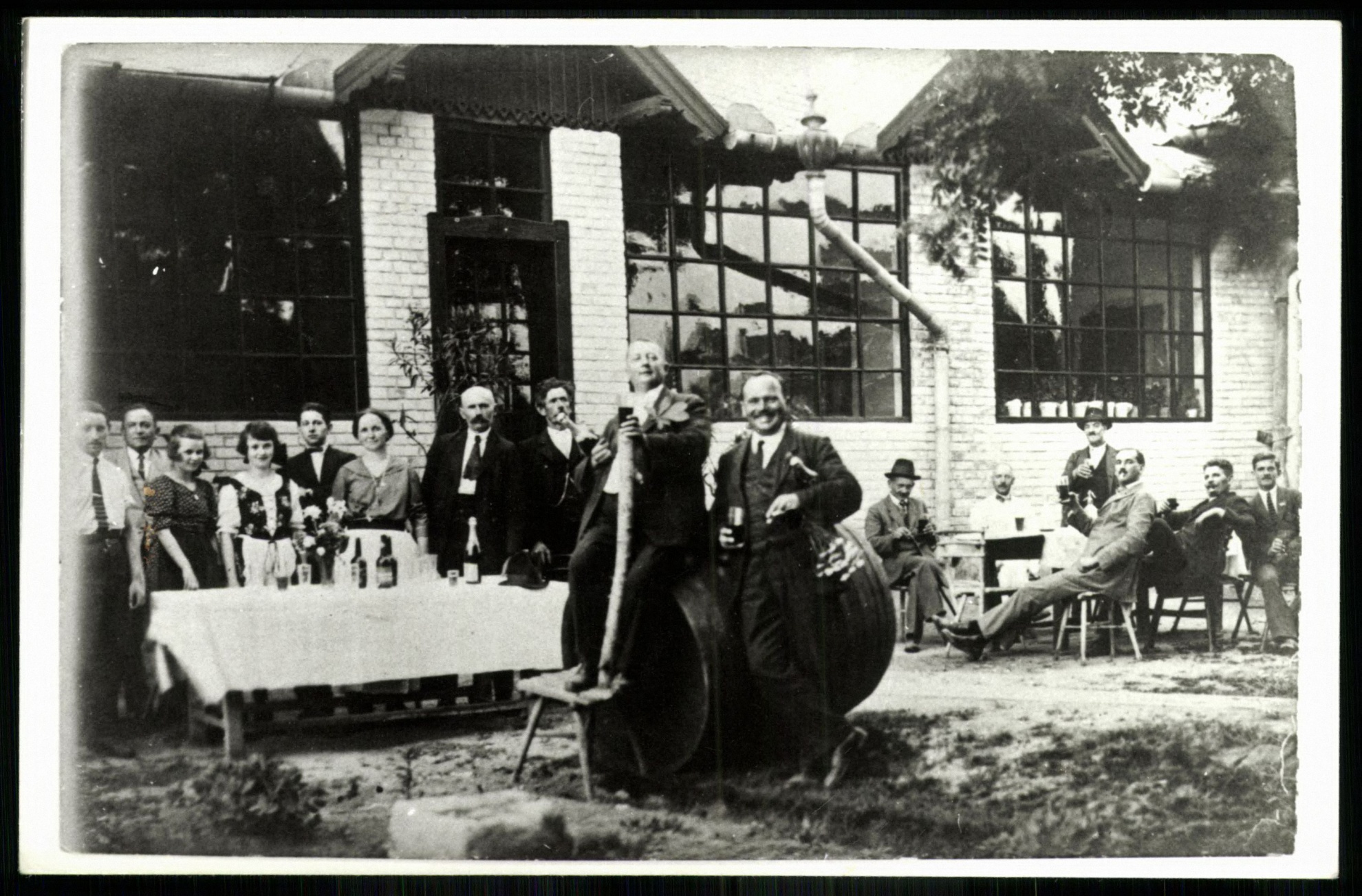 Vén fiúk vendéglő (nem olvasható) Bíróné, Rákosszentmihály, Rákosi út (Magyar Kereskedelmi és Vendéglátóipari Múzeum CC BY-NC-ND)