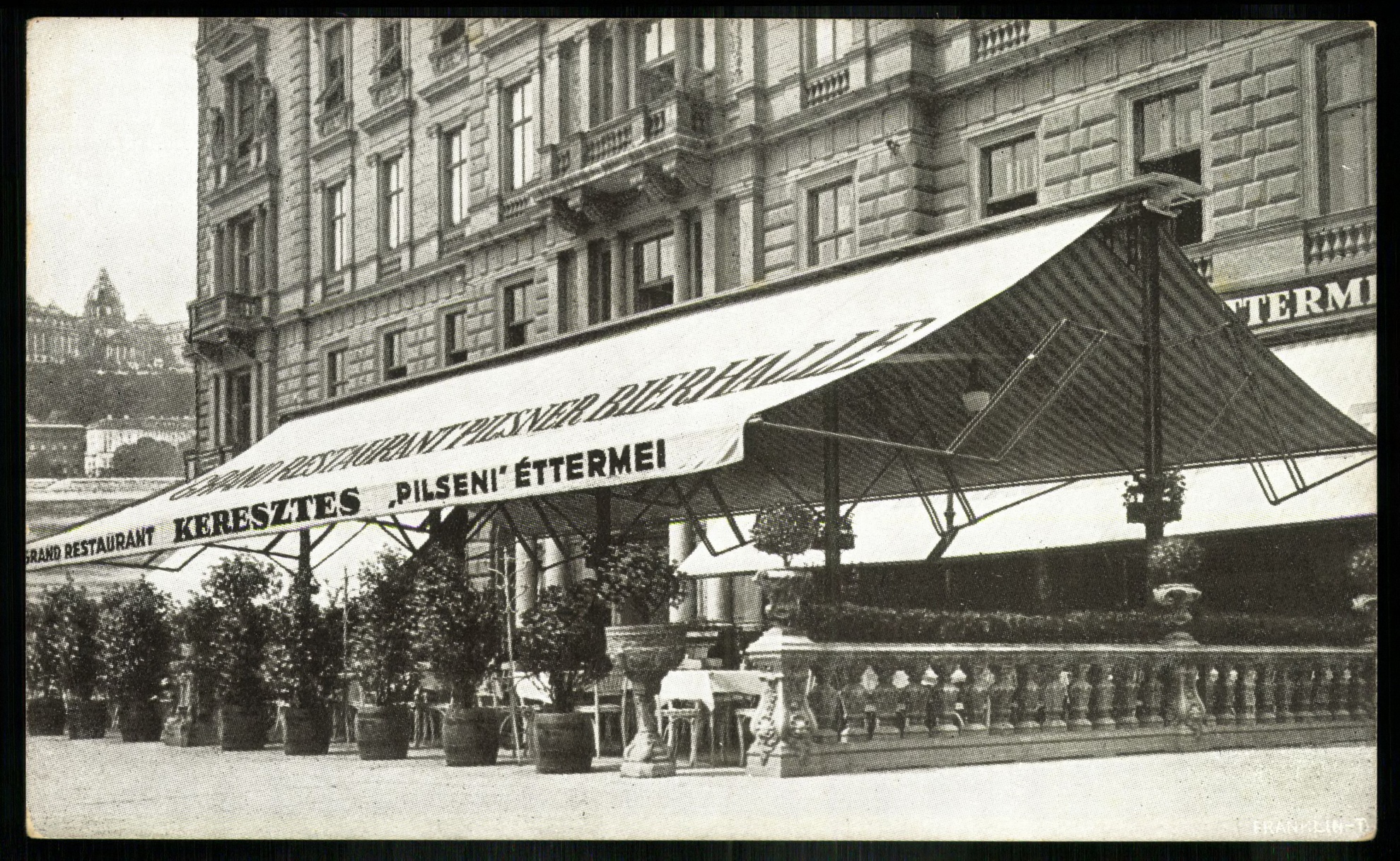 Grand Restaurant Keresztes Ede Pilseni Sörcsarnoka és Éttermei, Budapest, Vígadó tér 3. (Magyar Kereskedelmi és Vendéglátóipari Múzeum CC BY-NC-ND)
