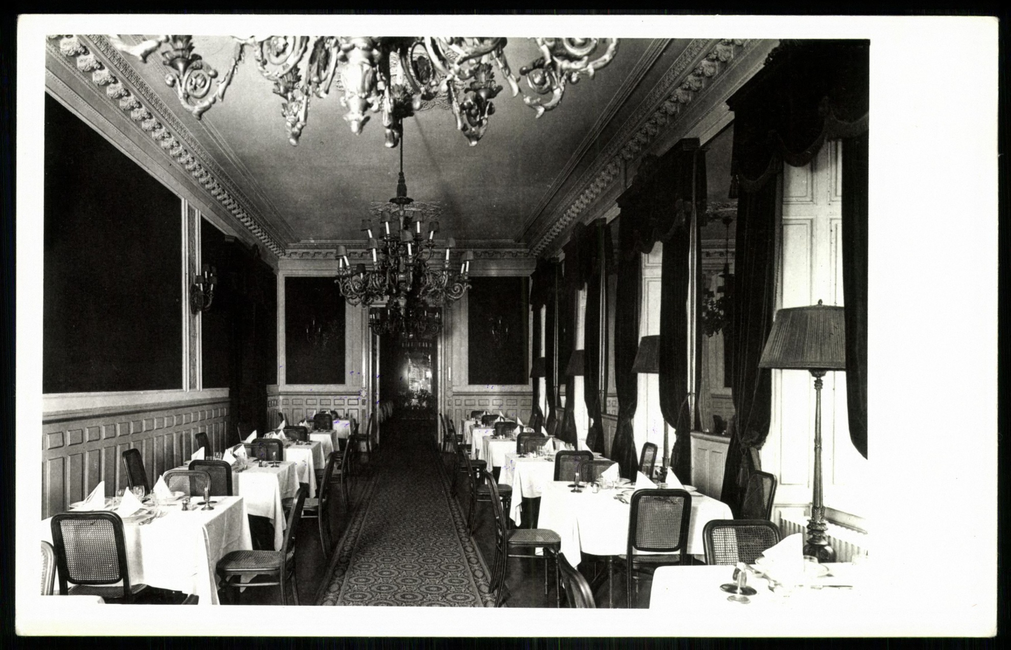 Erzsébet étterem belső szoba? (Magyar Kereskedelmi és Vendéglátóipari Múzeum CC BY-NC-ND)