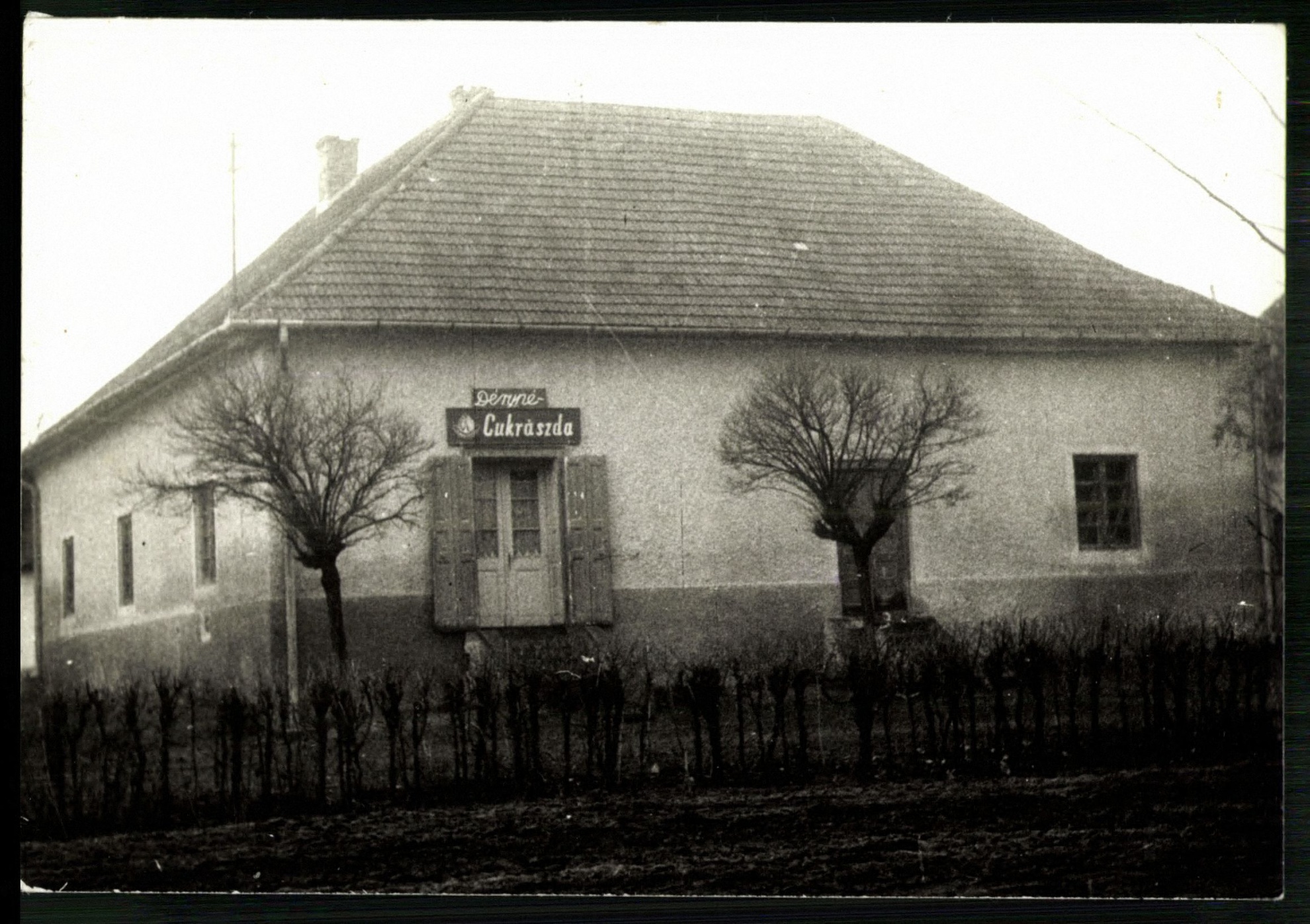 Déryné cukrászda (Magyar Kereskedelmi és Vendéglátóipari Múzeum CC BY-NC-ND)