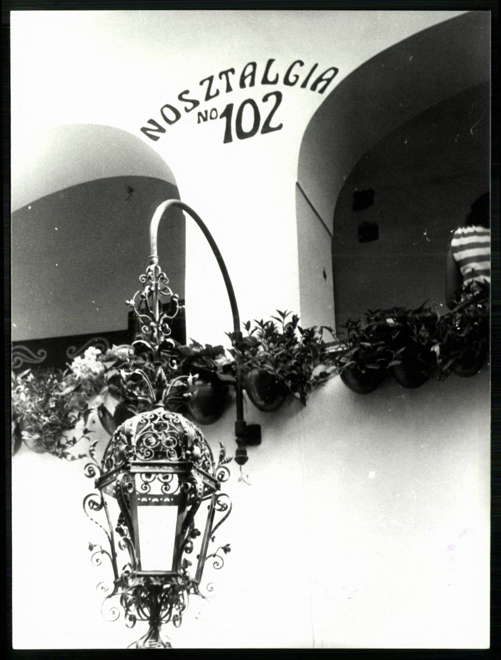 Szentendre Nosztalgia kávéház. Vöröshadsereg u. 2. sz. (Magyar Kereskedelmi és Vendéglátóipari Múzeum CC BY-NC-ND)