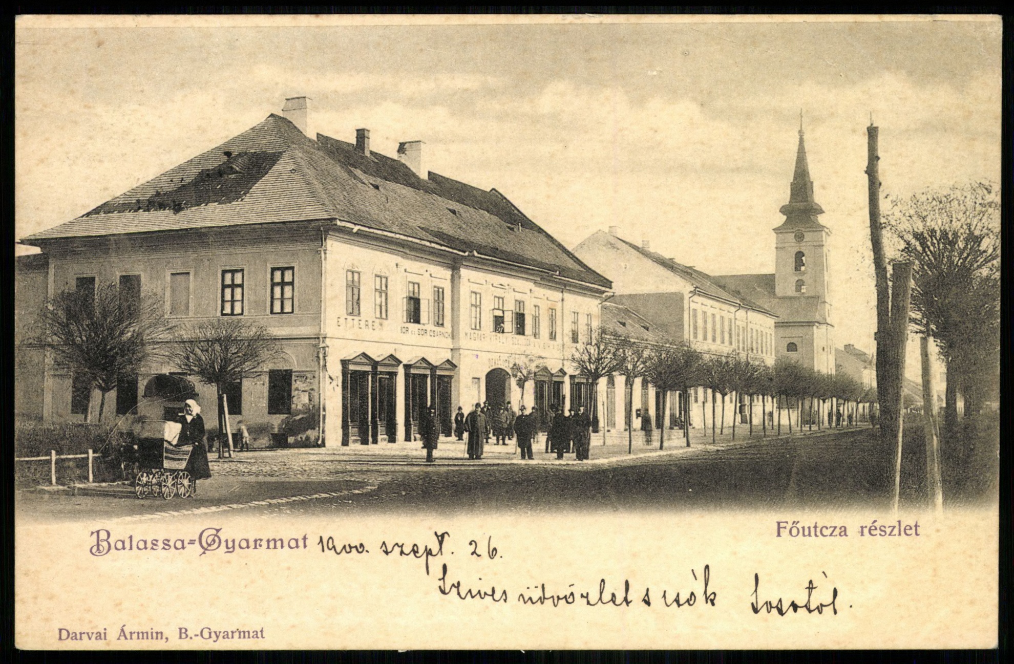 Balassagyarmat Fő utca részlet. Magyar Király Szálloda (Magyar Kereskedelmi és Vendéglátóipari Múzeum CC BY-NC-ND)