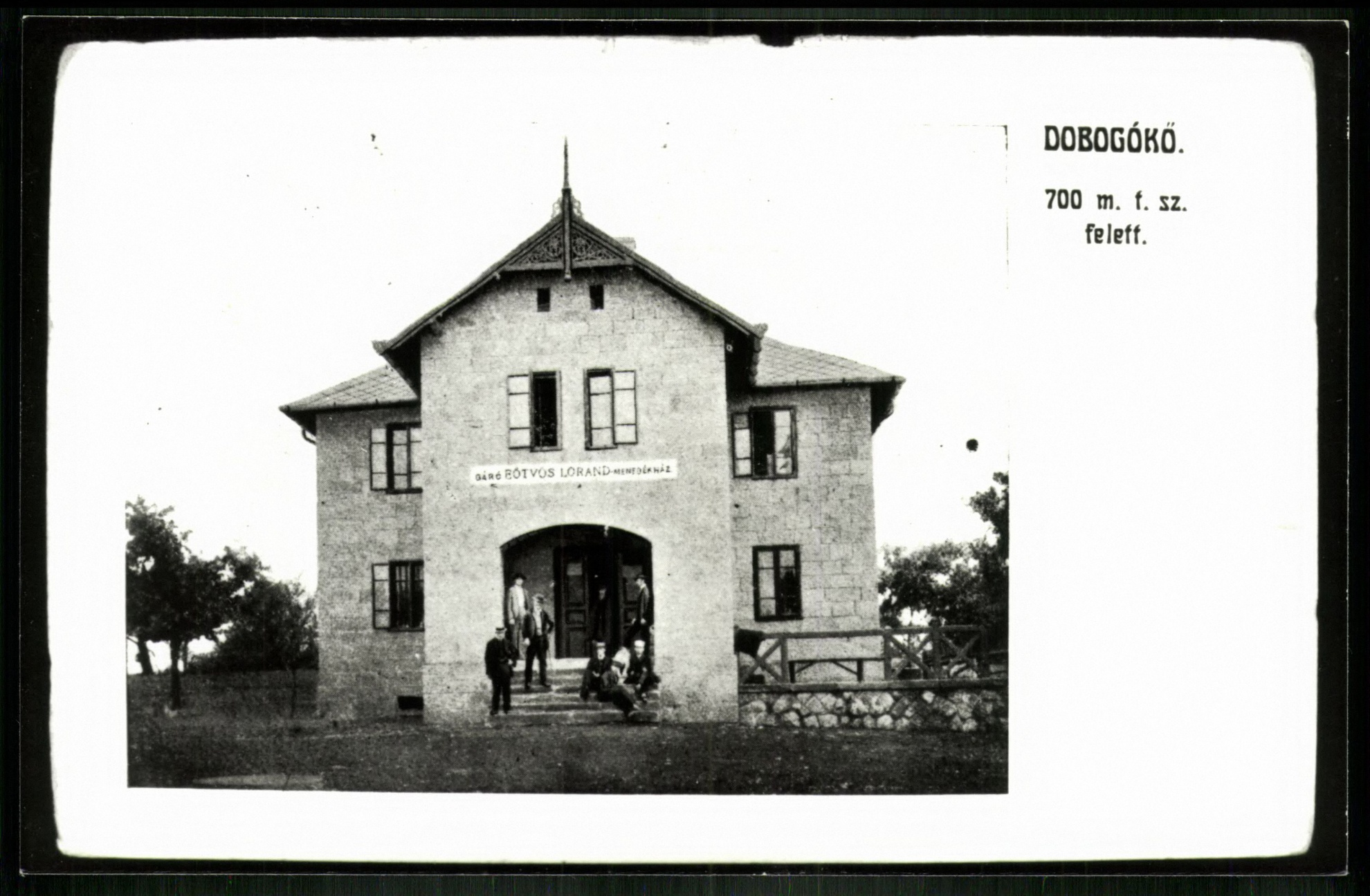 Dobogókő 700 m t.sz. felett. Báró Eötvös Loránd menedékház (Magyar Kereskedelmi és Vendéglátóipari Múzeum CC BY-NC-ND)