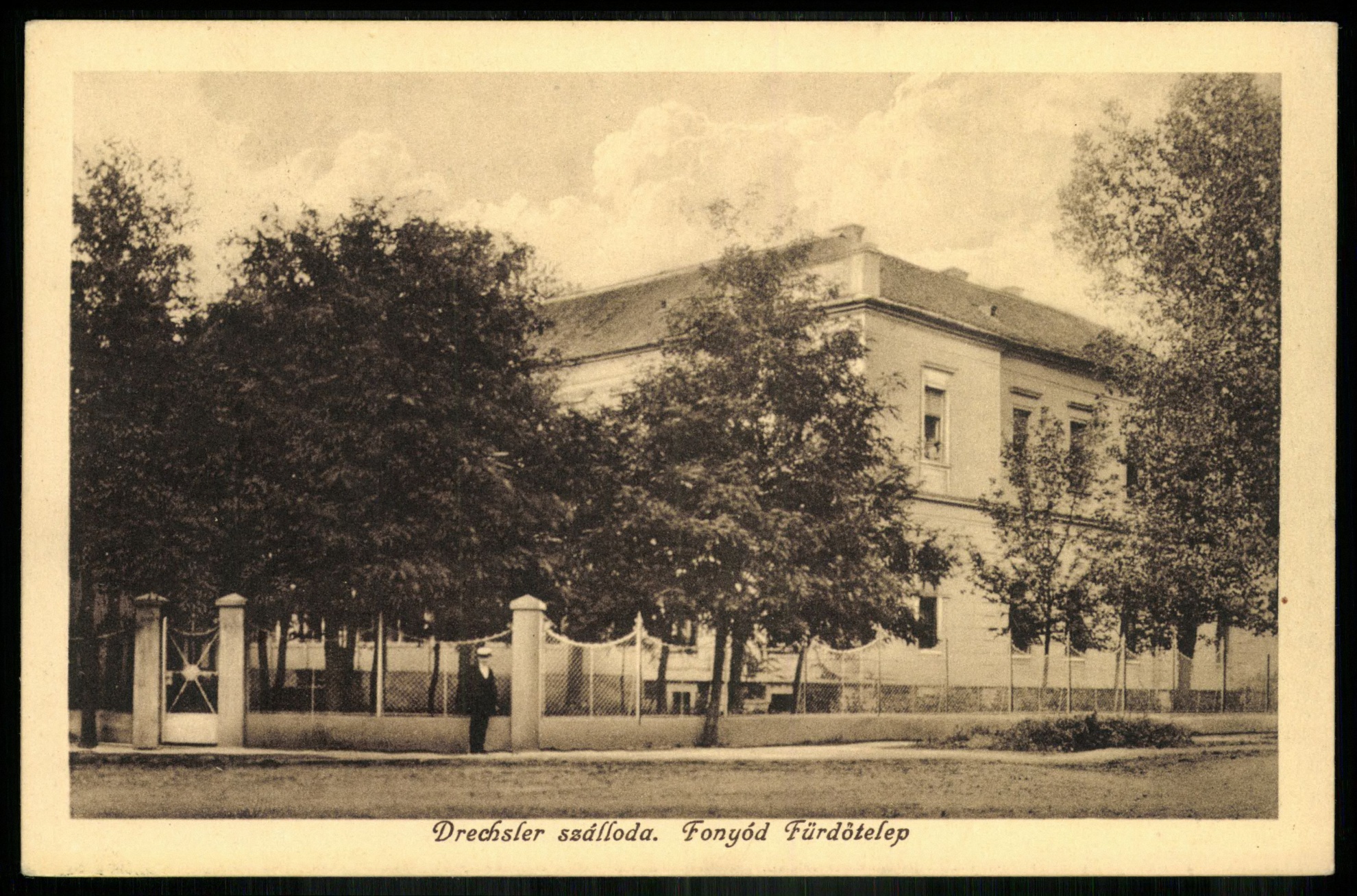 Fonyód-Fürdőtelep Drechsler szálloda (Magyar Kereskedelmi és Vendéglátóipari Múzeum CC BY-NC-ND)