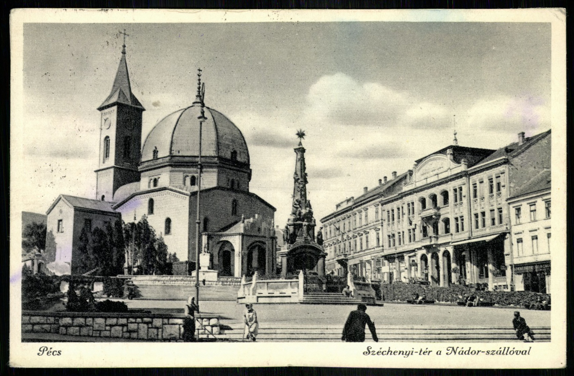 Pécs Széchenyi tér a Nádor szállóval (Magyar Kereskedelmi és Vendéglátóipari Múzeum CC BY-NC-ND)