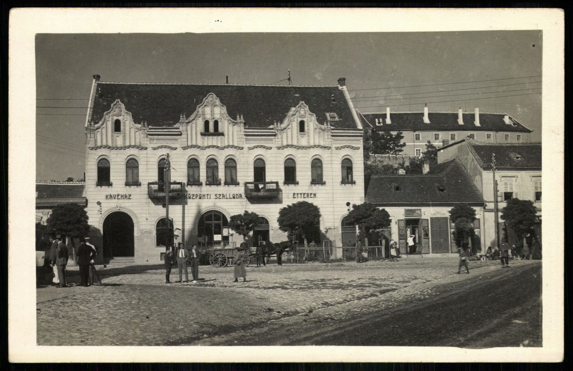 Siklós Központi szálloda, kávéház, étterem (Magyar Kereskedelmi és Vendéglátóipari Múzeum CC BY-NC-ND)