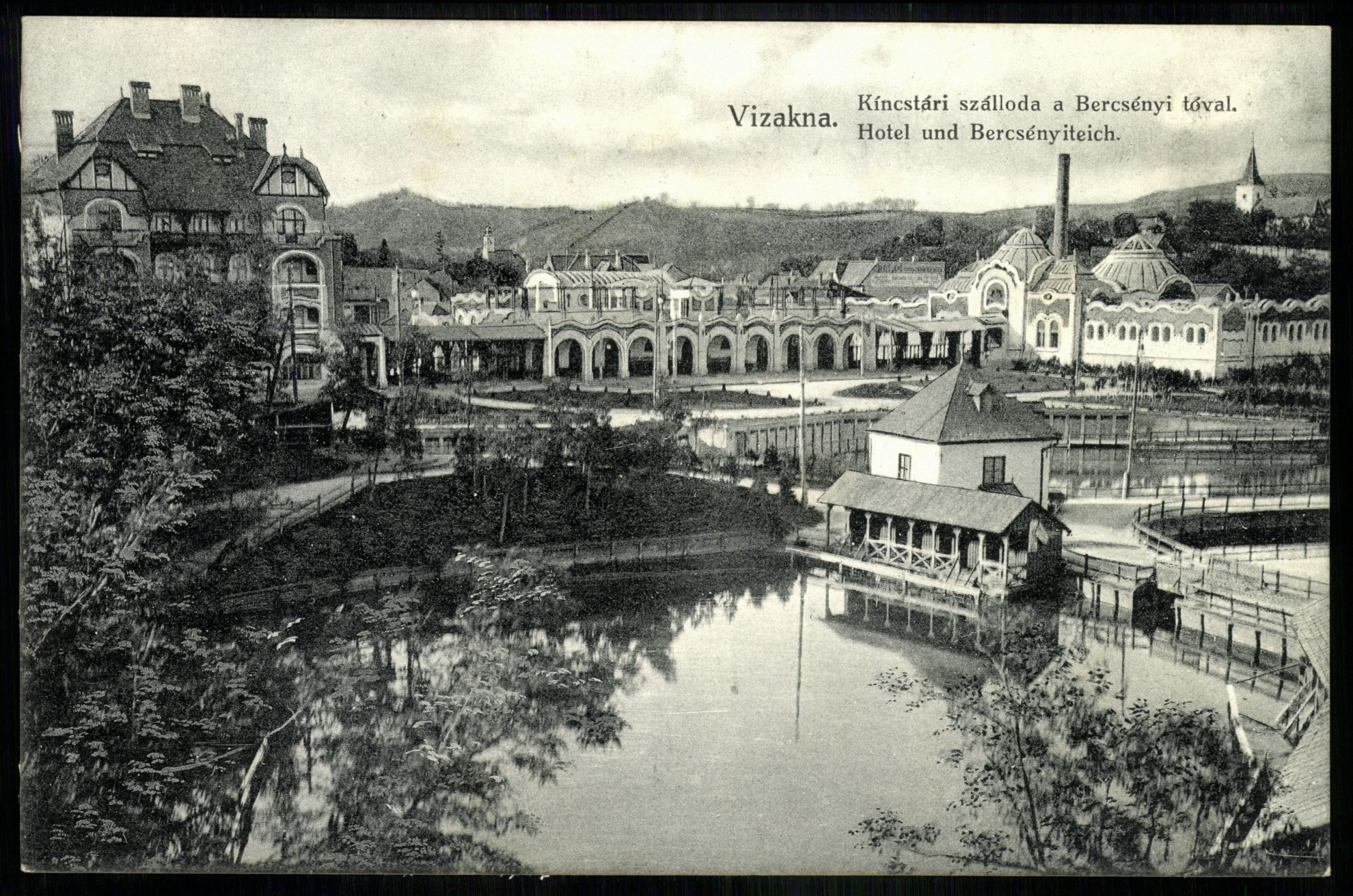Vízakna Kincstári szálloda a Bercsényi tóval (Magyar Kereskedelmi és Vendéglátóipari Múzeum CC BY-NC-ND)