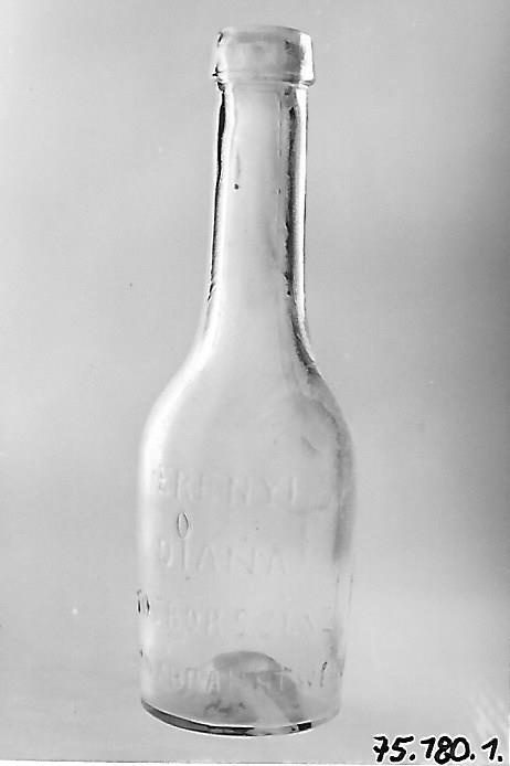 Erényi Béla Diana Sósborszesz üveg Budapest 1905. (Magyar Kereskedelmi és Vendéglátóipari Múzeum CC BY-NC-ND)
