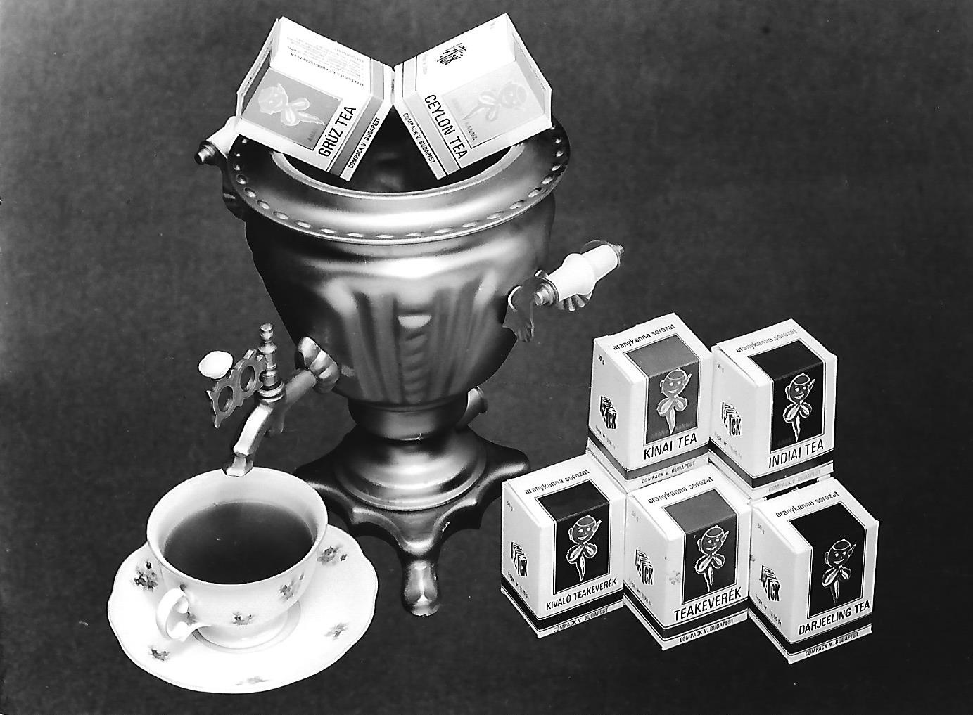 Compack tea reklám Budapest 1983. (Magyar Kereskedelmi és Vendéglátóipari Múzeum CC BY-NC-ND)