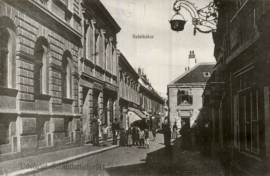 Szombathelyi képeslap cégérrel (Magyar Kereskedelmi és Vendéglátóipari Múzeum CC BY-NC-ND)