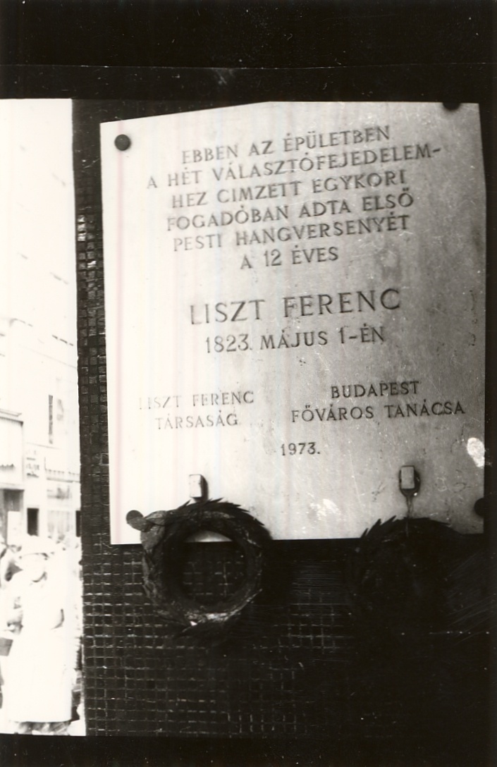 Liszt Ferenc emléktábla (Magyar Kereskedelmi és Vendéglátóipari Múzeum CC BY-NC-ND)