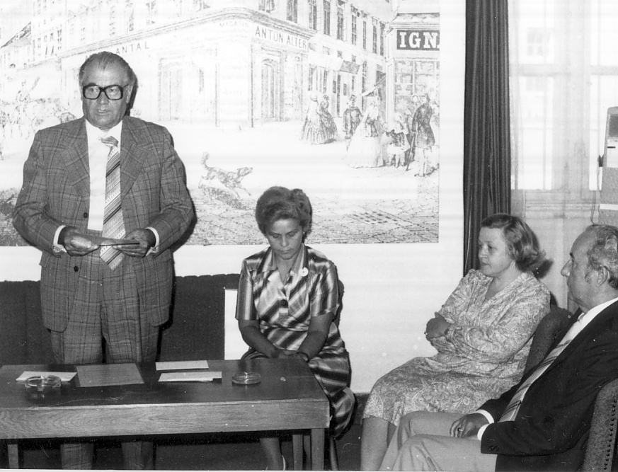 Az MKVM egykori főigazgatójának nyugdíjazási ünnepségéről készült fotó (Magyar Kereskedelmi és Vendéglátóipari Múzeum CC BY-NC-ND)