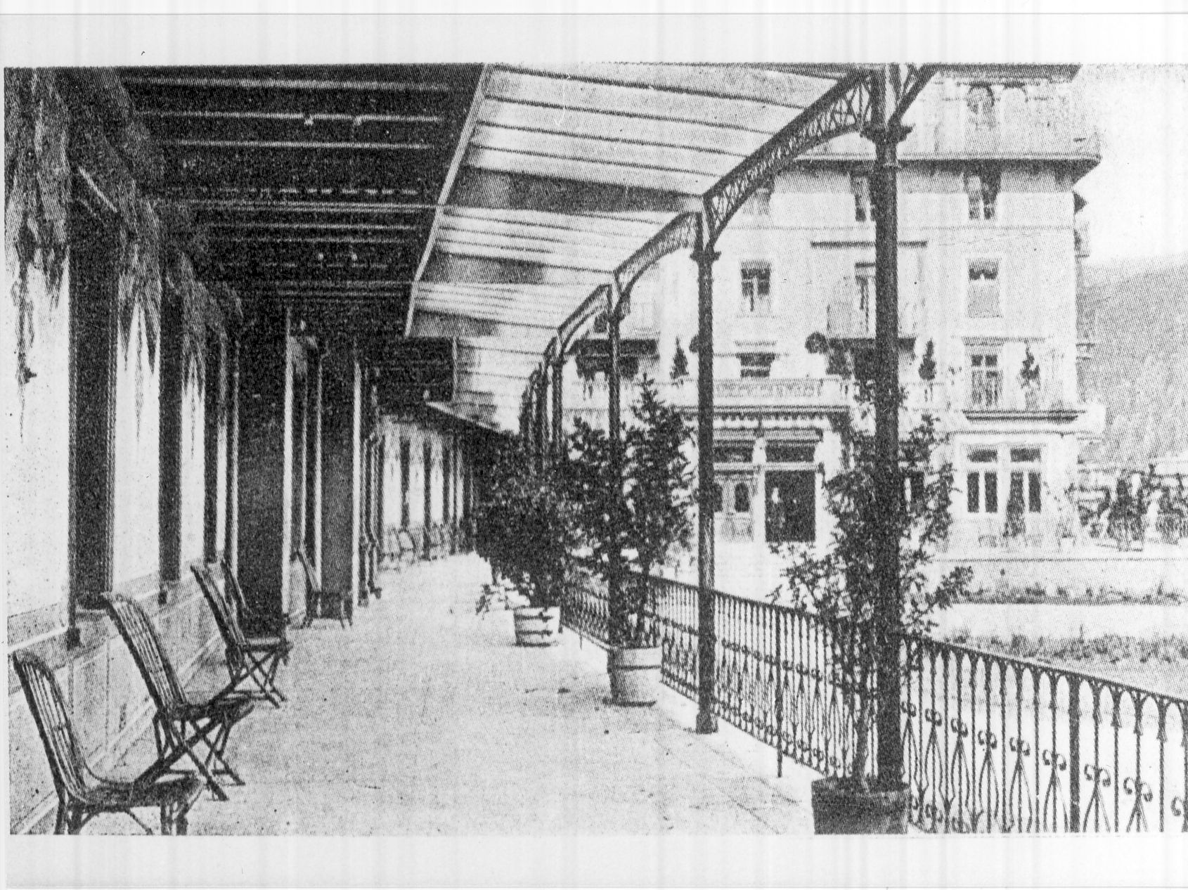 Fedett folyosó a Nagyszállótól a gyógyfürdőig (Magyar Kereskedelmi és Vendéglátóipari Múzeum CC BY-NC-ND)