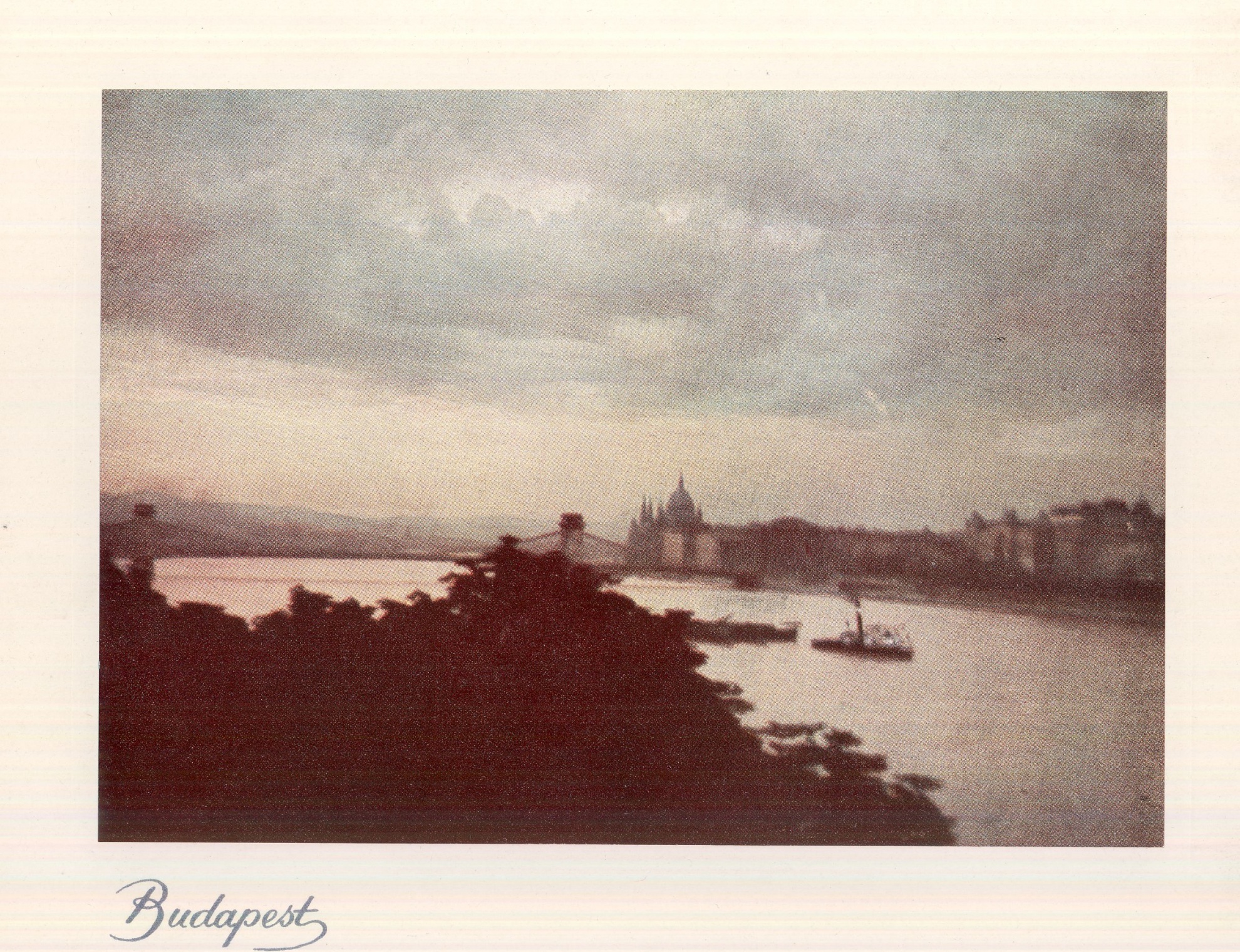 Budapesti látkép a Dunával, háttérben a  Parlament (Magyar Kereskedelmi és Vendéglátóipari Múzeum CC BY-NC-ND)