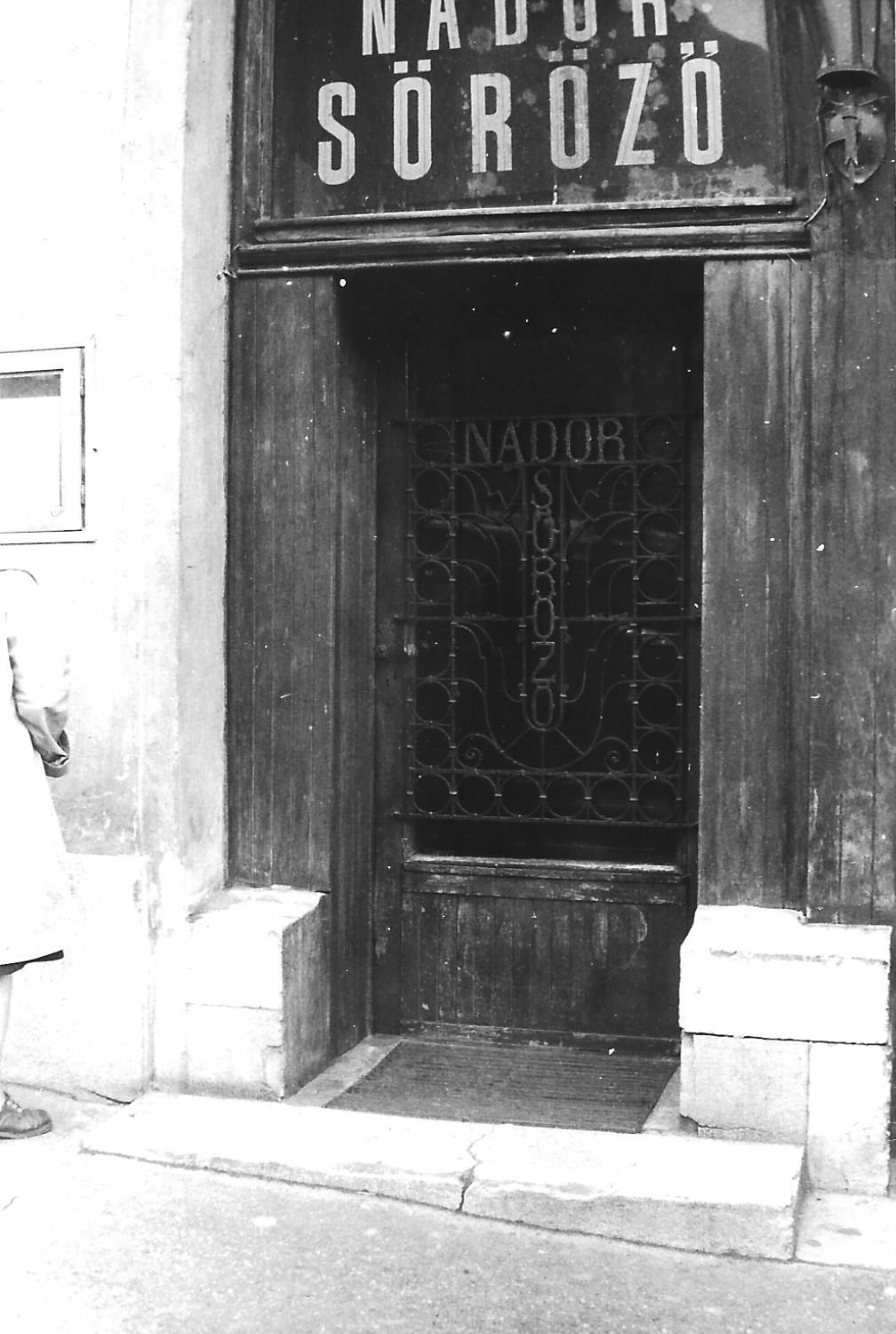 Nádor Söröző, Pécs 1980. (Magyar Kereskedelmi és Vendéglátóipari Múzeum CC BY-NC-ND)