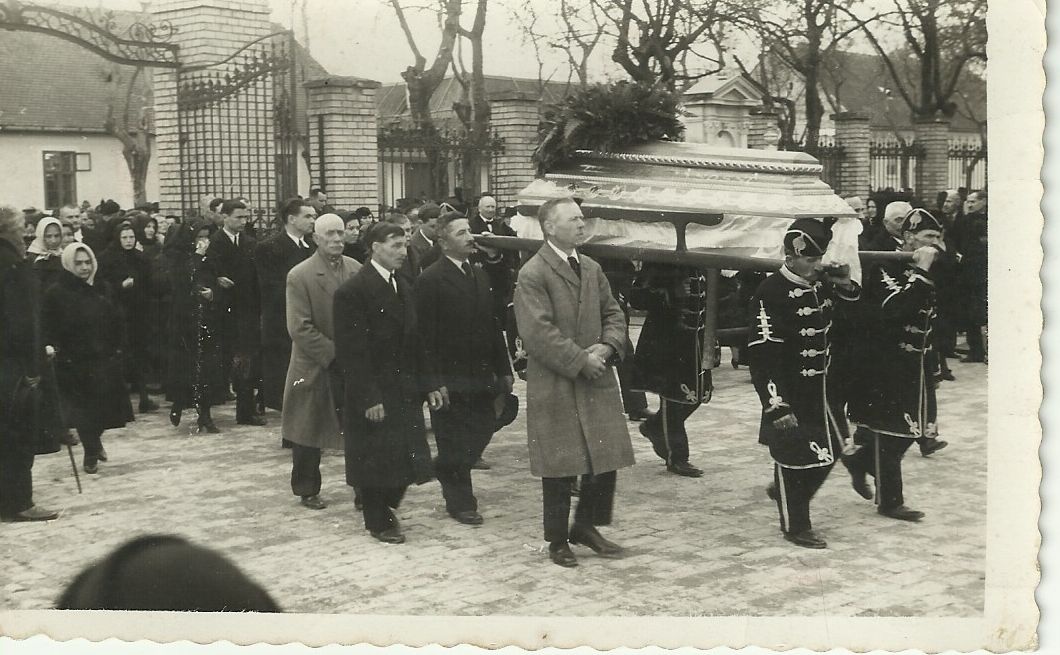 Gerner Jánosné temetése (Magyar Kereskedelmi és Vendéglátóipari Múzeum CC BY-NC-ND)