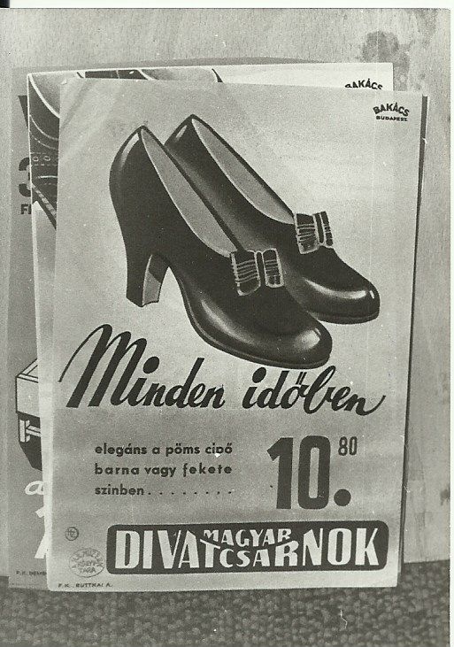 Minden időben elegáns a pöms cipő (Magyar Kereskedelmi és Vendéglátóipari Múzeum CC BY-NC-ND)
