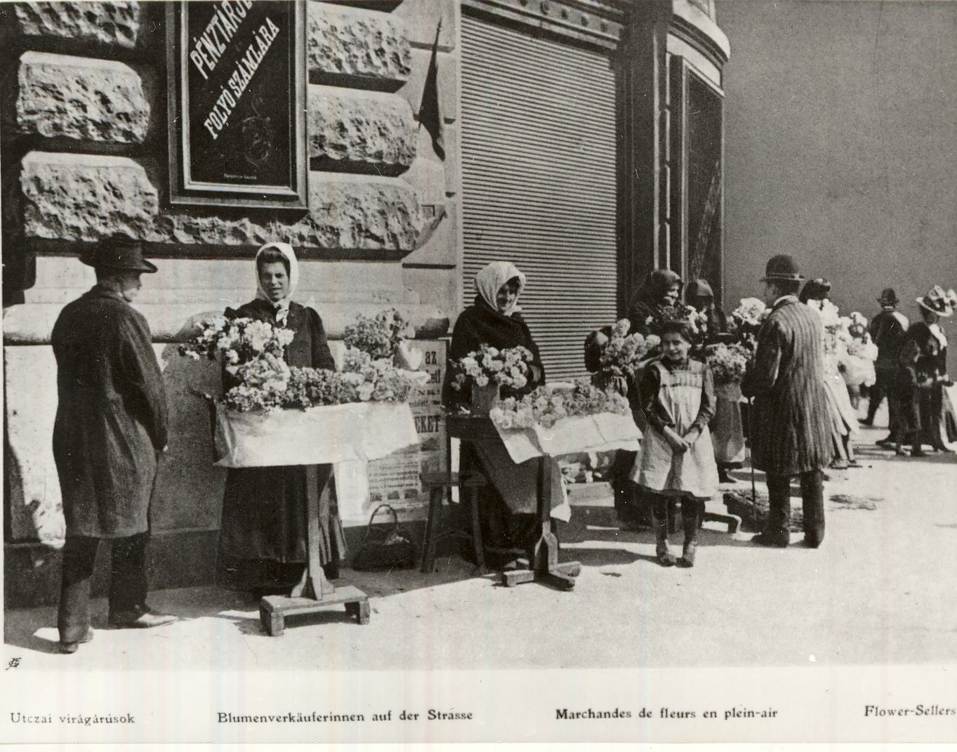 Piac utcai virágárusok (Magyar Kereskedelmi és Vendéglátóipari Múzeum CC BY-NC-ND)