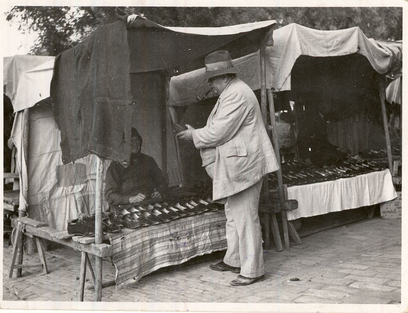kirakodó vásár (Magyar Kereskedelmi és Vendéglátóipari Múzeum CC BY-NC-ND)
