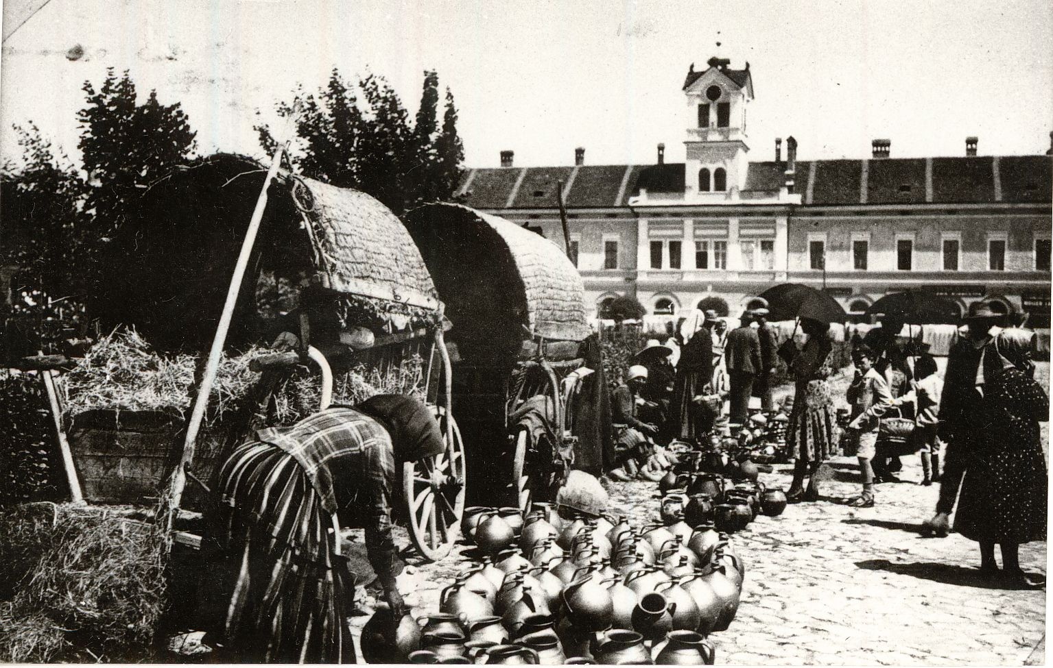kirakodó vásár (Magyar Kereskedelmi és Vendéglátóipari Múzeum CC BY-NC-ND)