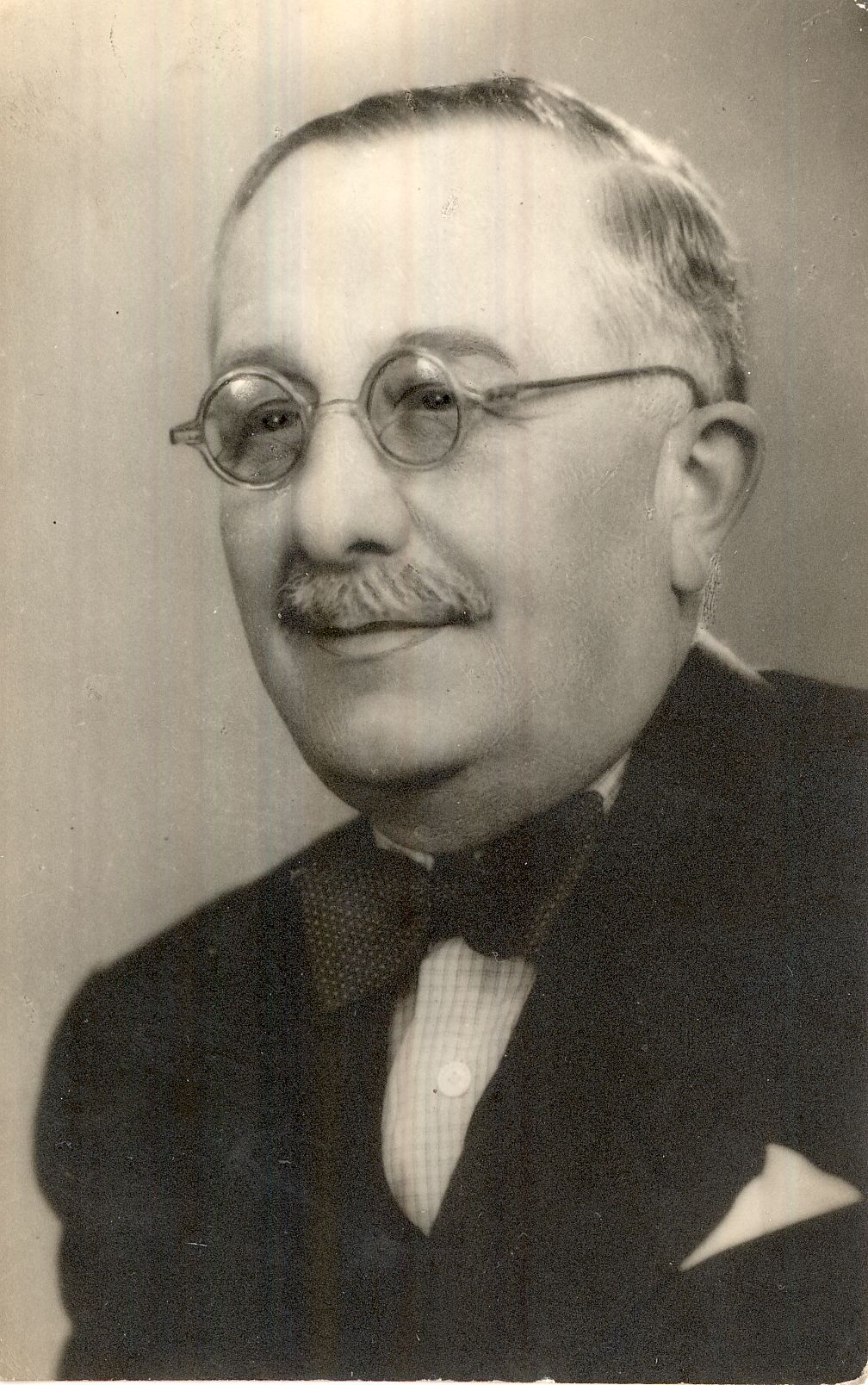 Tury Lajos portréja Miskolc 1950. (Magyar Kereskedelmi és Vendéglátóipari Múzeum CC BY-NC-ND)