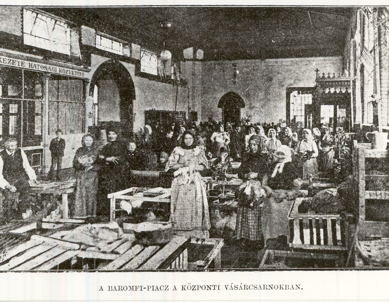 Vásárcsarnok a Vámház téren Budapest 1897. (Magyar Kereskedelmi és Vendéglátóipari Múzeum CC BY-NC-ND)