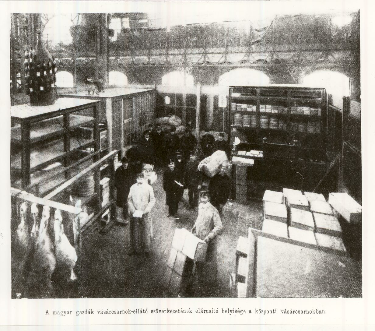 Vásárcsarnok a Vámház téren Budapest 1904. (Magyar Kereskedelmi és Vendéglátóipari Múzeum CC BY-NC-ND)
