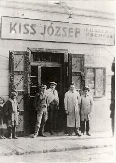 Kiss József Füszer Csemege Kereskedés (Magyar Kereskedelmi és Vendéglátóipari Múzeum CC BY-NC-ND)