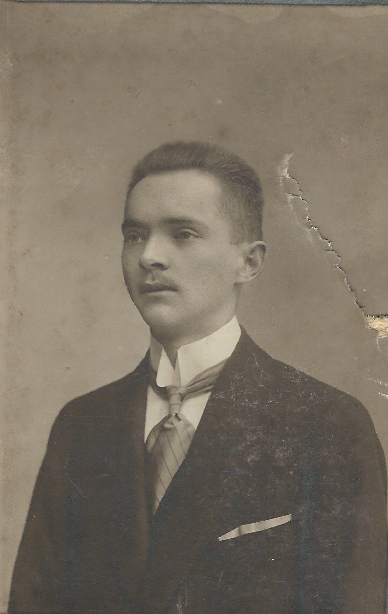 Ifjabb Vidik Sándor portréja, Győr 1912. (Magyar Kereskedelmi és Vendéglátóipari Múzeum CC BY-NC-ND)
