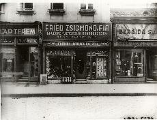 Fried Zsigmond és fia üzlet (Magyar Kereskedelmi és Vendéglátóipari Múzeum CC BY-NC-ND)
