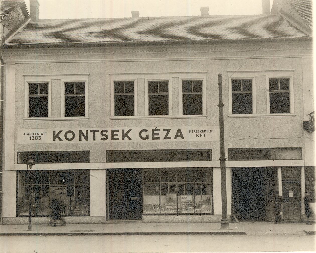 Kontsek Géza Fűszer- és csemegeüzlete Debrecen 1947.üzlete (Magyar Kereskedelmi és Vendéglátóipari Múzeum CC BY-NC-ND)