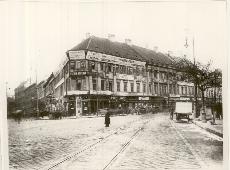 Pekány tér és Király utca 47/b. saroképületok (Magyar Kereskedelmi és Vendéglátóipari Múzeum CC BY-NC-ND)