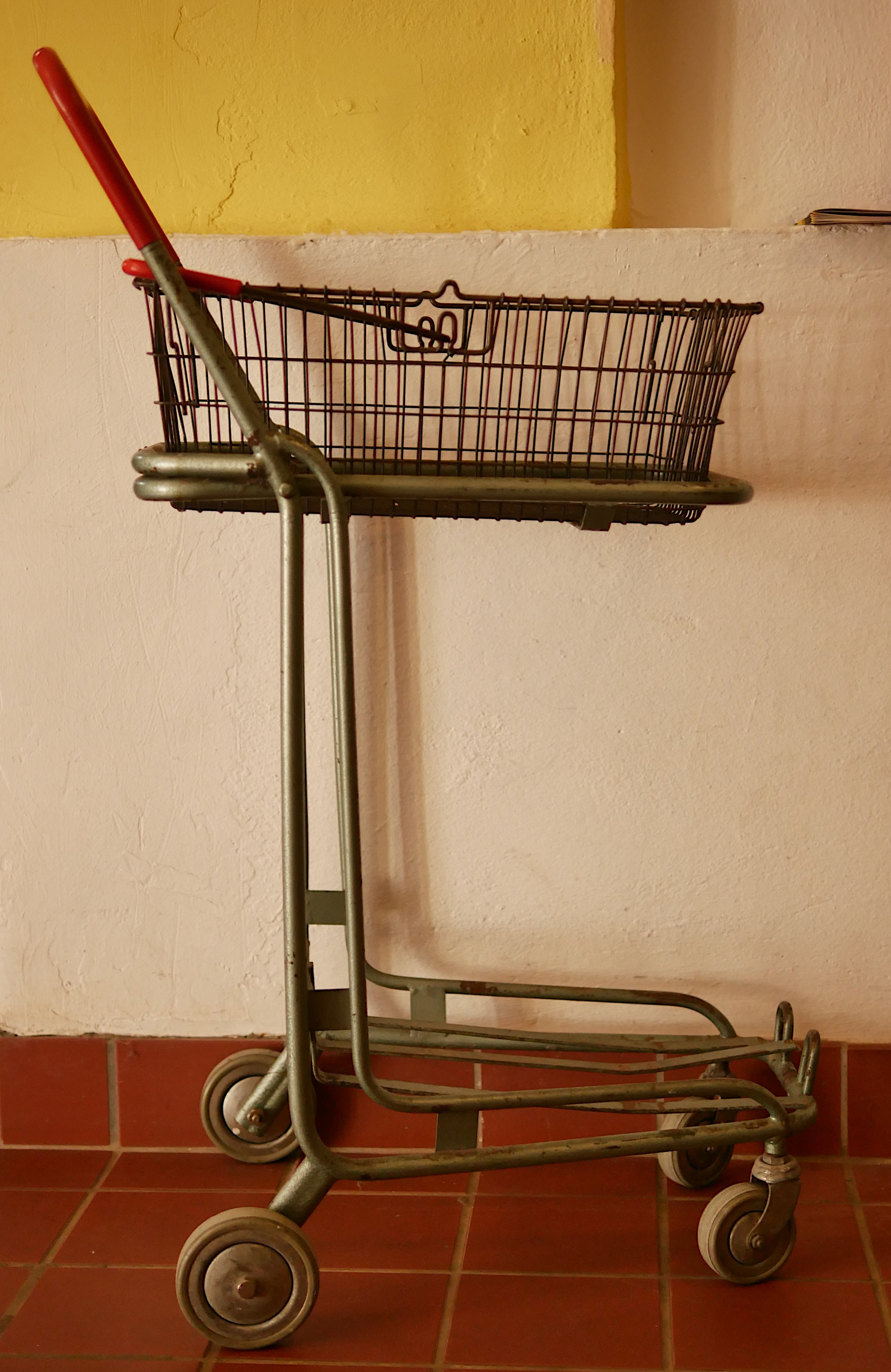 Kleiner Einkaufswagen :: Freilichtmuseum Roscheider Hof :: museum-digital:rheinland-pfalz