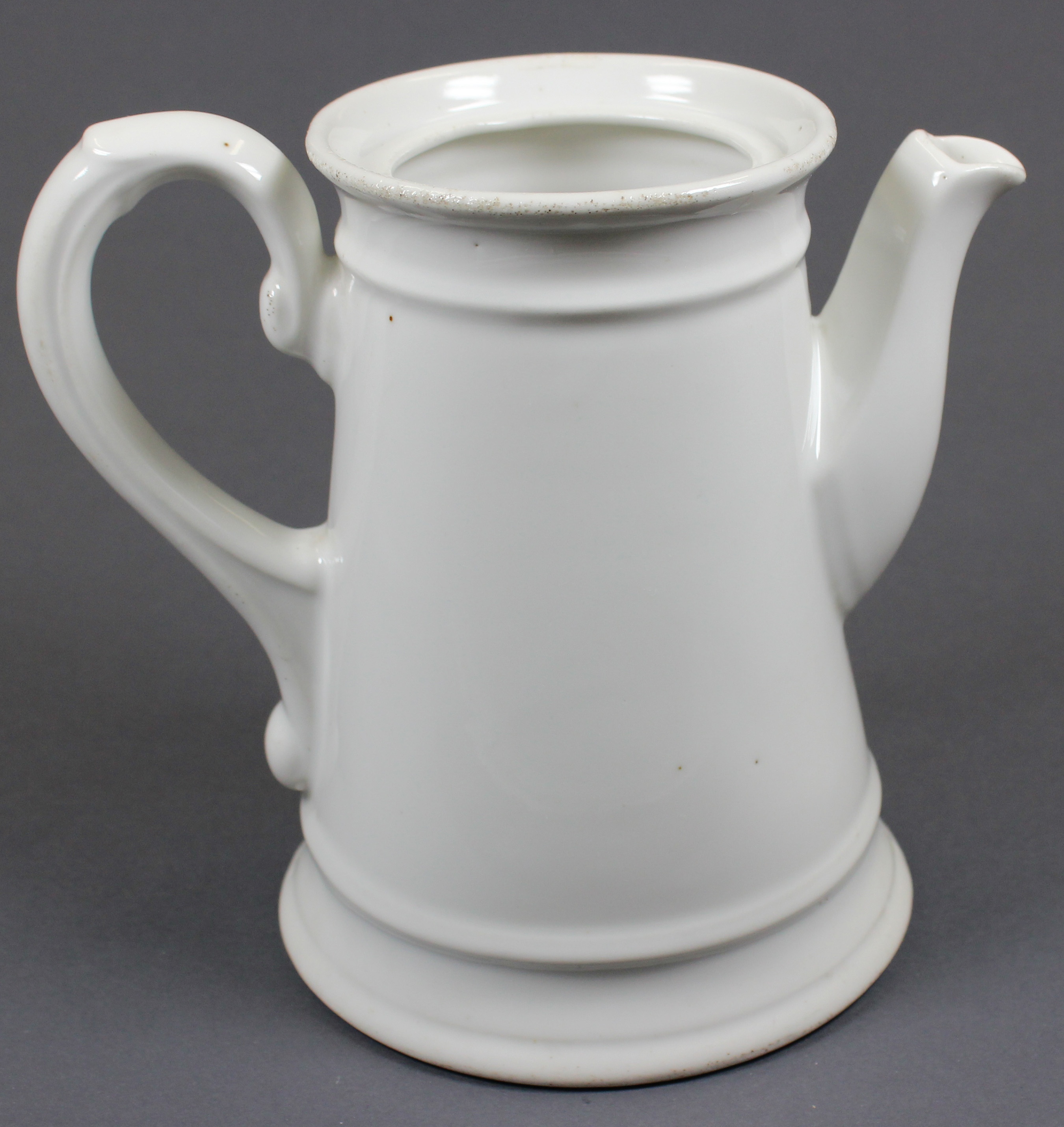 Kaffeekanne, weiß, Porzellan, ohne Deckel :: Museum Wolmirstedt :: museum-digital:sachsen-anhalt