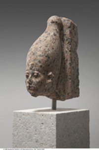 Kopf einer Statue des Königs Sesostris III. mit oberägyptischer Krone (Head of a statue of Senwosret III wearing the White Crown of Upper Egypt)