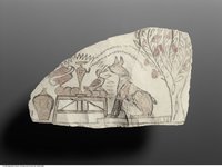 Einseitig bemaltes Ostrakon mit Darstellung einer Katze vor einem Opfertisch mit Gans (Tefnut-Legende)