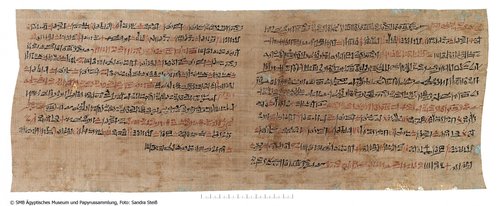 Hieratischer Papyrus mit Auszügen aus einem medizinischen Handbuch (Hieratic papyrus with parts of a medical handbook)