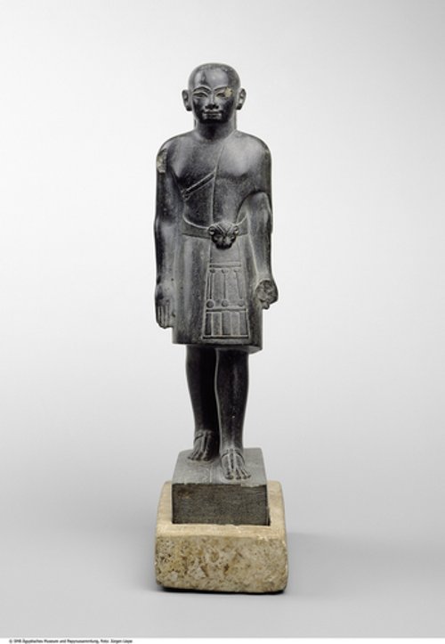 Stand-Schreitfigur des Priesters und Astronomen Taitai (Standing-Striding Figure of Taitai, Priest and Astronomer)