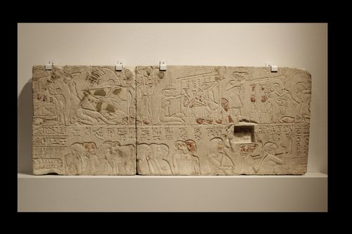 Reliefblöcke aus dem Grab des Ptahemhat-Tj: Darstellung des Begräbniszuges mit Trauergefolge