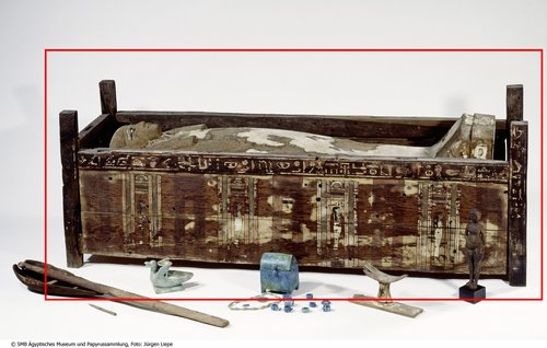 Pfostensarg der Tadja (Sarcophagus of Tadja with posts and vaulted lid)