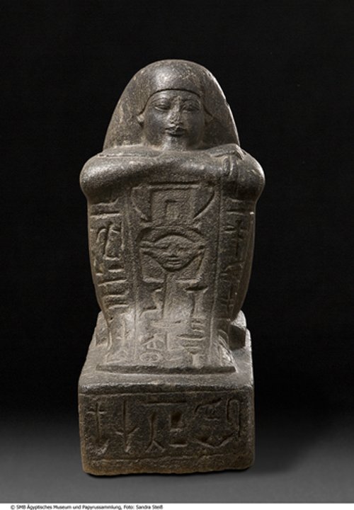Kuboide Statue ("Würfelhocker") des Snefru