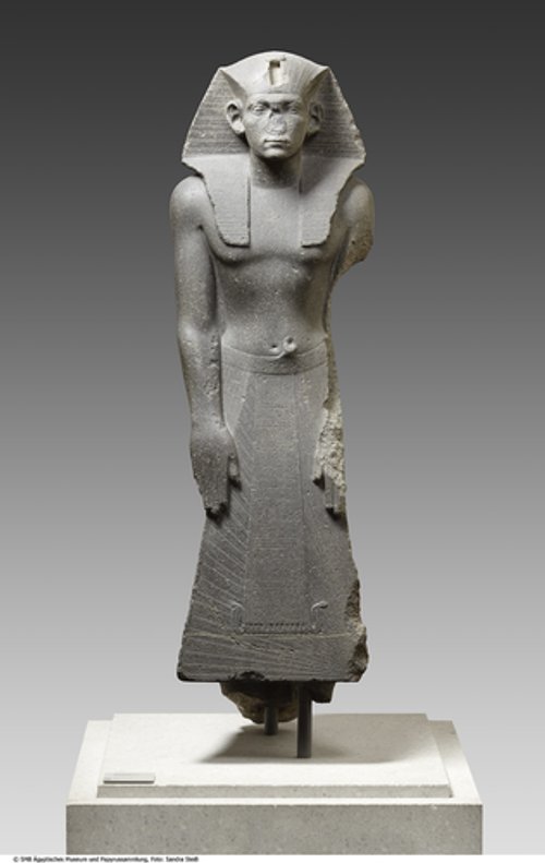 Standfigur des Königs Amenemhet III.